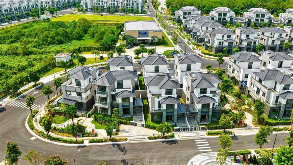 Mở bán đợt 1 nhà liên kế có sân vườn, biệt thự khu compound gladia quận 2.  0905 684 ***