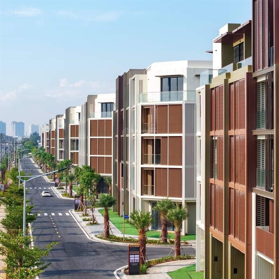 Chinh chủ bán gấp shop nhà mặt phố, 5pn, 5wc tại vị trí trung tâm the global city, giá sốc 28 tỷ !