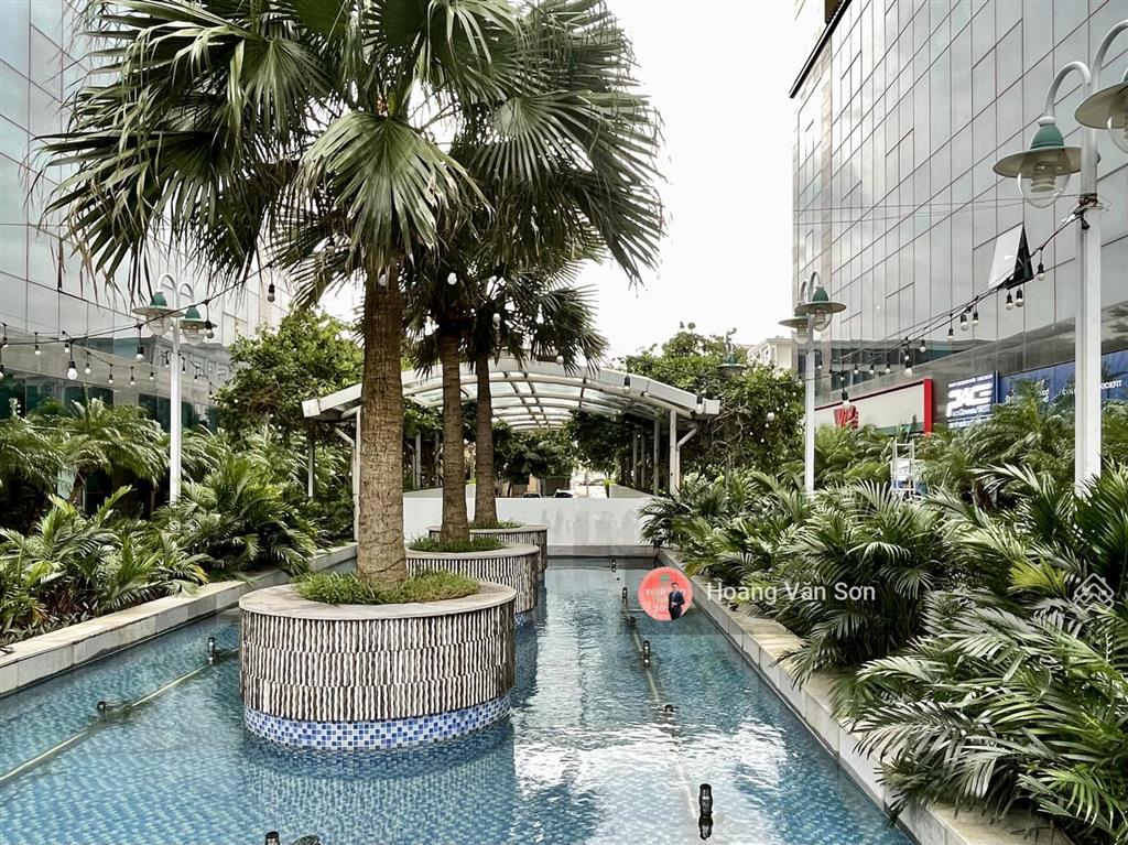 Chính chủ gửi bán 3pn2wc n04b ngoại giao đoàn, view thoáng hướng mát tầng 18 rất đẹp, nhà mới 100%