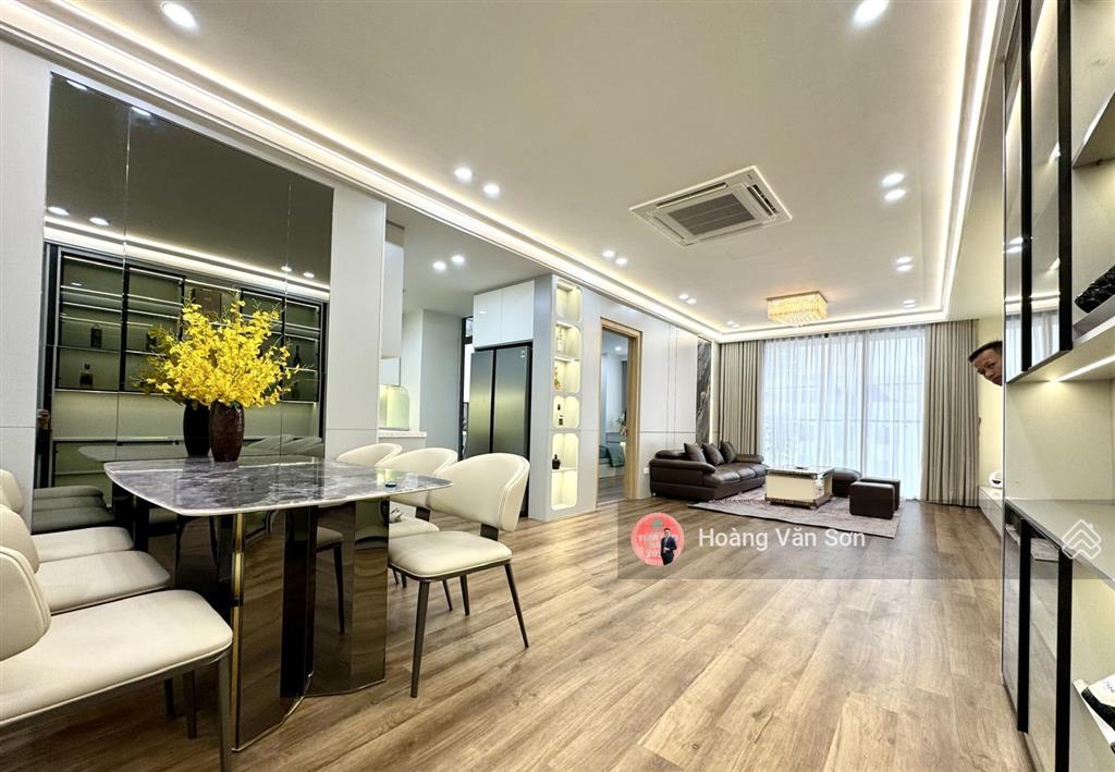 Chính chủ gửi bán 3pn2wc n04b ngoại giao đoàn, view thoáng hướng mát tầng 18 rất đẹp, nhà mới 100%