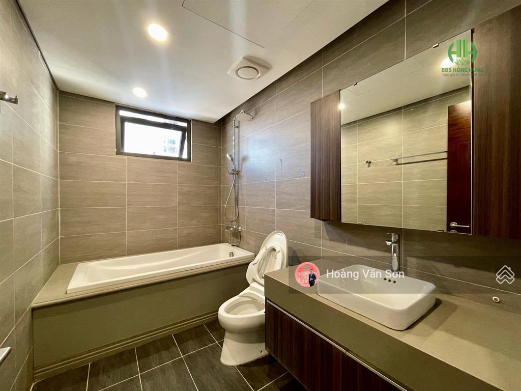 3pn2wc 109m2 đẹp nhất 6th element ở luôn không cần sửa sang gì, giá hợp lý, gia chủ giữ gìn như mới