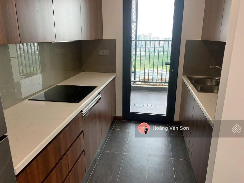 Bán 2pn2wc 6th element hướng bắc trục 01,10 vuông vức đẹp nhất toà, tầng cao view hồ tây, sổ đỏ