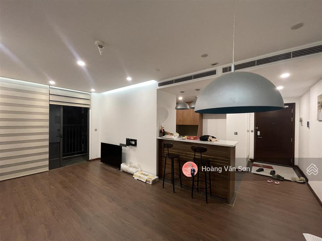 Cần bán trước 20/01 căn góc 2pn2wc 6th element, hướng nam, view bể bơi, tầng 19 nội thất cơ bản