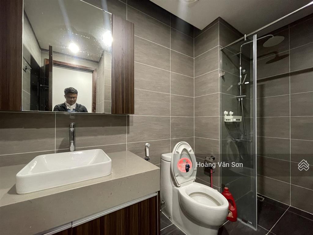 Cần bán trước 20/01 căn góc 2pn2wc 6th element, hướng nam, view bể bơi, tầng 19 nội thất cơ bản