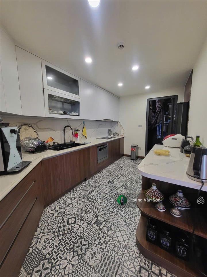 Bán căn hộ 05 hoa hậu n01t8 tầng cao, view hồ điều hòa, sông hồng cực đẹp, ban công rộng, full kính