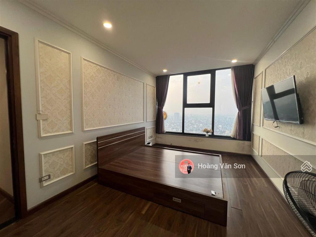 Bán căn hộ 04 hoa hậu n01t8 tầng 16, view hồ điều hòa, sông hồng cực đẹp, ban công rộng, full kính