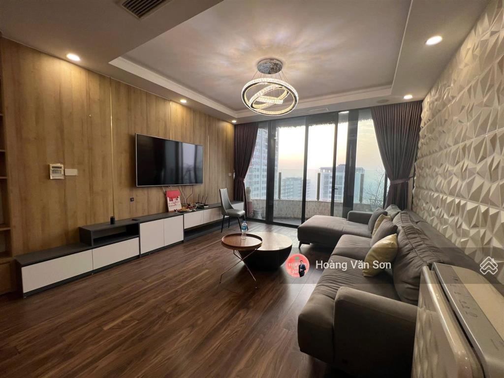 Bán căn hộ 04 hoa hậu n01t8 tầng 16, view hồ điều hòa, sông hồng cực đẹp, ban công rộng, full kính