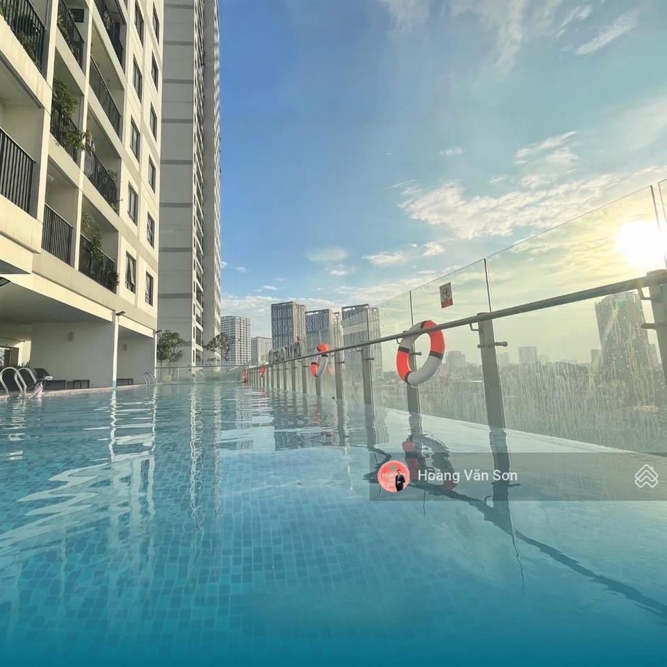 Slot xe đỗ hầm  12 tỷ căn góc 3pn2wc kosmo tây hồ view trọn hồ tây, tầng cao 30, đẹp nhất kosmo