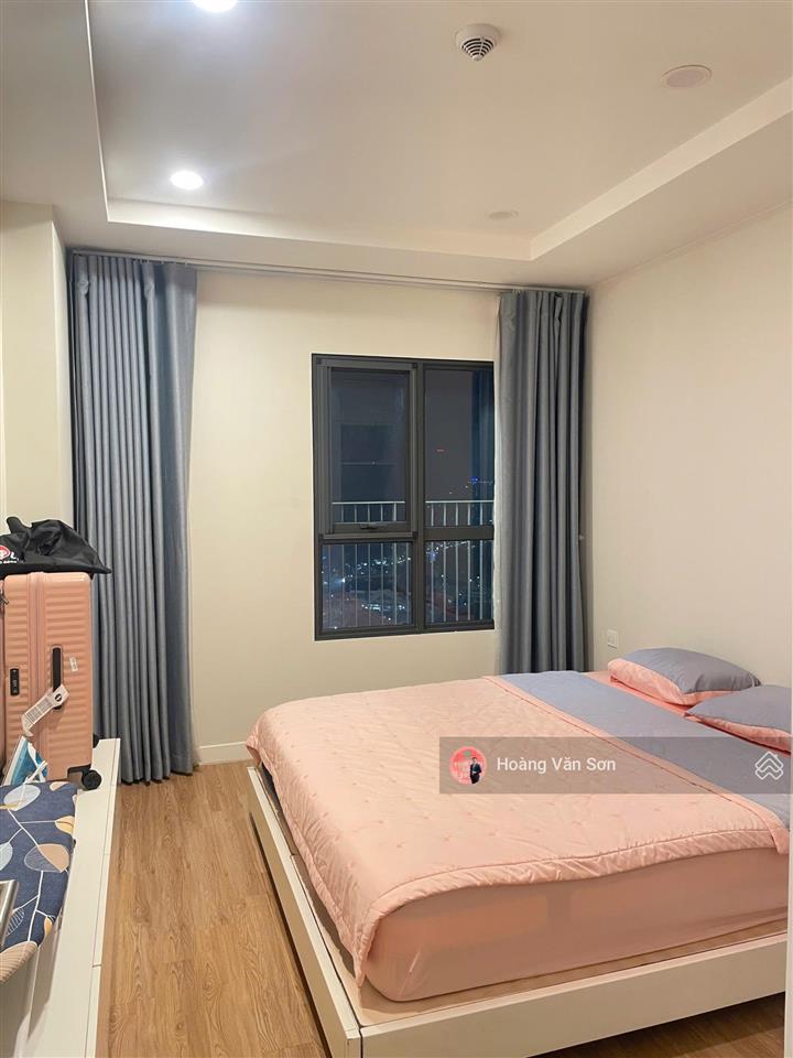 Slot xe đỗ hầm  12 tỷ căn góc 3pn2wc kosmo tây hồ view trọn hồ tây, tầng cao 30, đẹp nhất kosmo