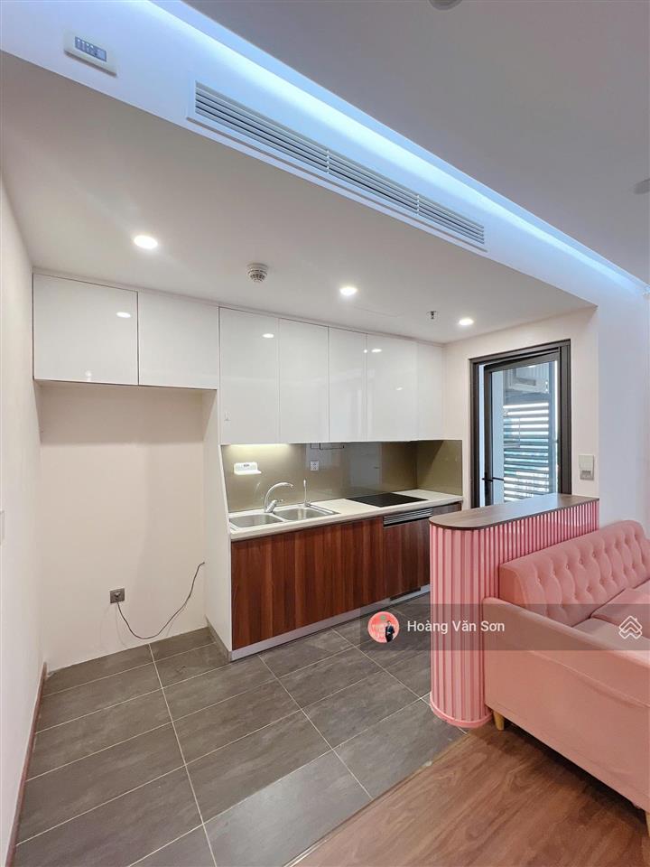 Chính chủ gửi bán nhanh hoa hậu 6th element 60m, tầng trung view hồ, sẵn sổ, chủ niềm nở, có lộc