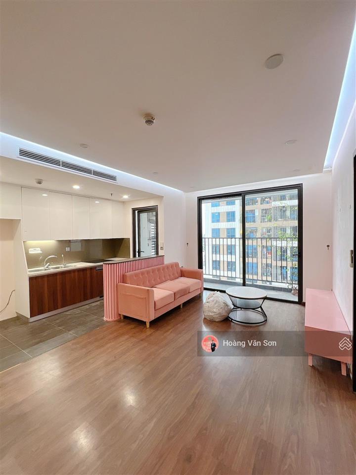 Chính chủ gửi bán nhanh hoa hậu 6th element 60m, tầng trung view hồ, sẵn sổ, chủ niềm nở, có lộc