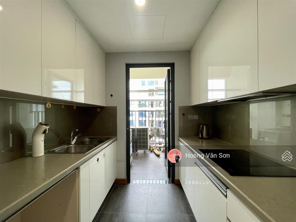 Gia đình cần bán trước 20/05 căn góc 2pn 2wc 6th element 87m2 view starlake giá cam kết rẻ nhất