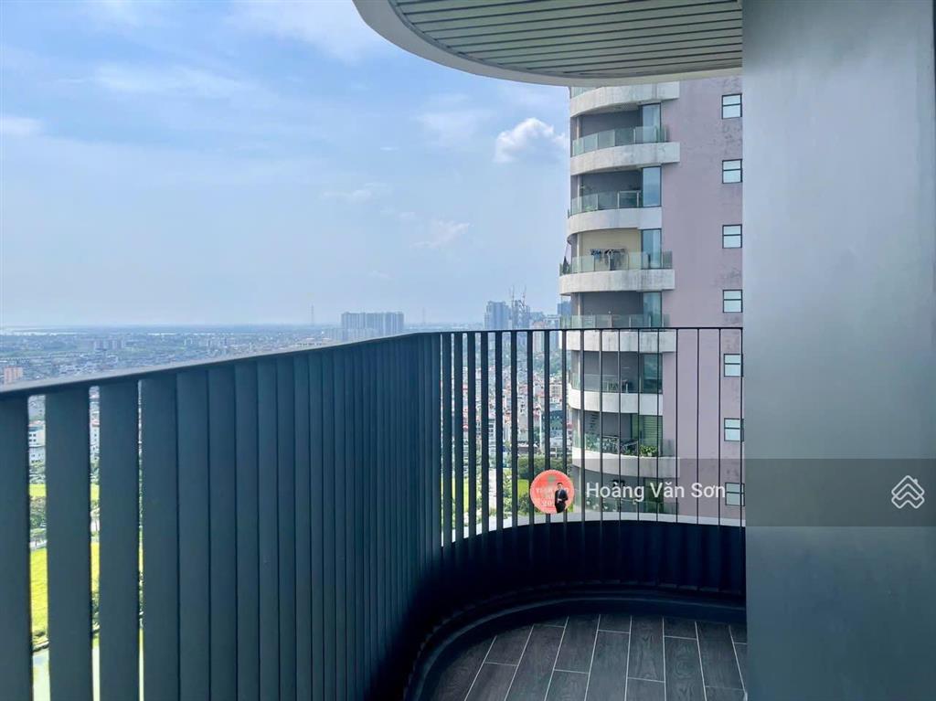 Cho thuê 3pn2w 126m2 rộng nhất n01t6 han jardin cao cấp ngoại giao đoàn, view hồ điều hoà