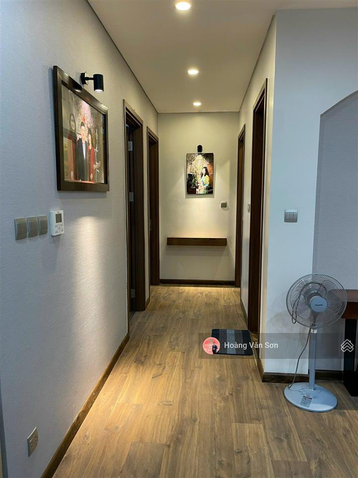 Cho thuê 3pn2wc căn góc n01t4 taseco view hồ đẹp như hình hiện đại, vào luôn, tầng trung, xem ngay