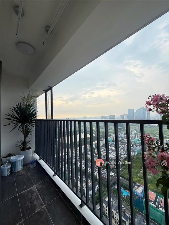 Bán căn 2pn 2wc 82,6m2 hoa hậu 6th element tòa d1 view starlake, tầng cao, nhà mới chưa ở ngày nào