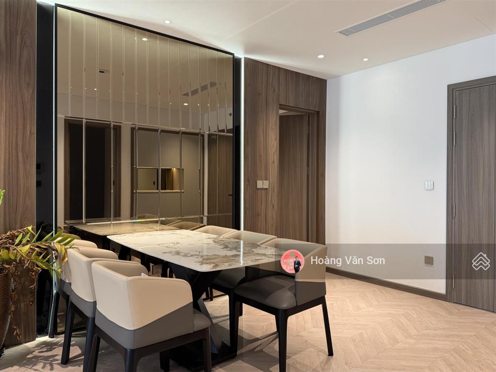 Giá tốt  bán căn hộ 3pn 2wc n01t6 han jardin 2 ban công, hướng nam, view shilla hotel, hồ tây