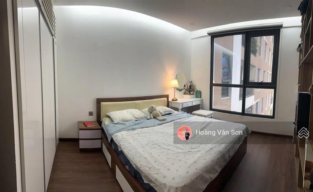 Gia đình em bán 6th element 59,8m2 tầng cao hướng nam view vinaphone giá tốt trước 01/08