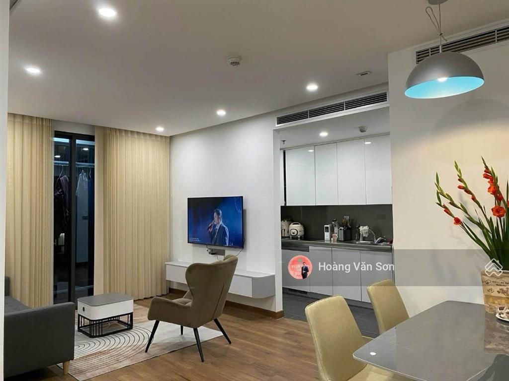 Gia đình em bán 6th element 59,8m2 tầng cao hướng nam view vinaphone giá tốt trước 01/08