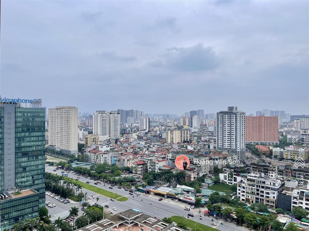 Gia đình em bán 6th element 59,8m2 tầng cao hướng nam view vinaphone giá tốt trước 01/08