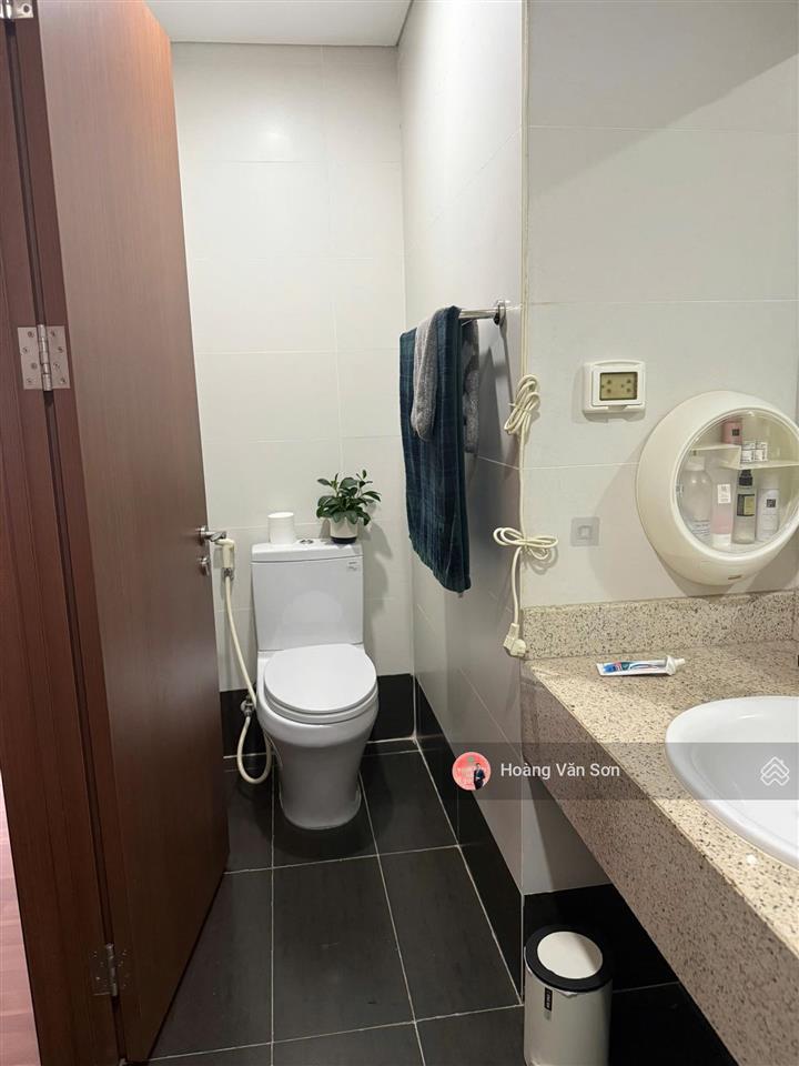 Chính chủ bán căn hộ 2pn 87m2 full nội thất, view hồ, toà n01t5 ngoại giao đoàn  giá hợp lý nhất