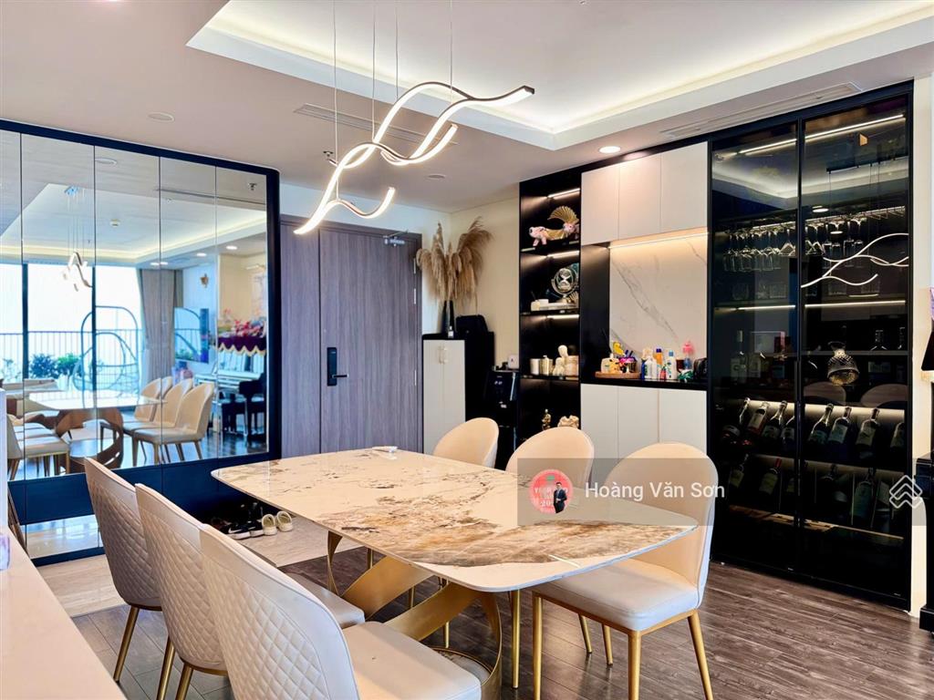Cho thuê căn góc 126.8m2 n01t7 han jardin, 3 logia, 3 mặt thoáng đối lưu gió thoáng mát tự nhiên