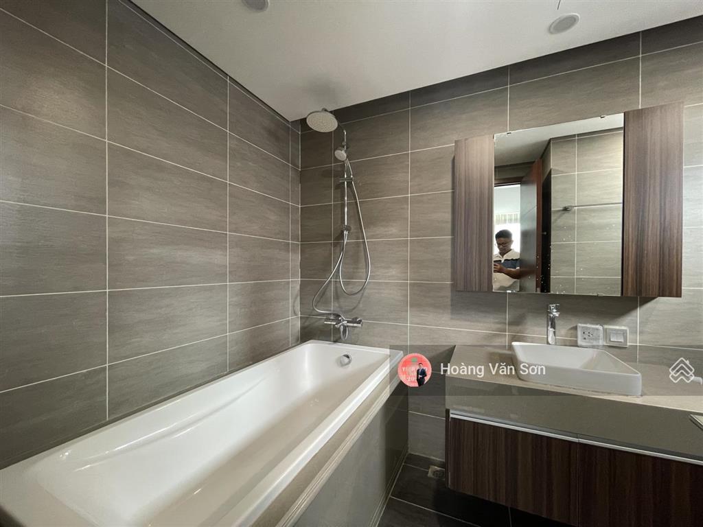 (hàng mới) gia đình cần bán trước 01/9 căn góc 2pn 2wc 6th element 87m2 hướng nam, nội thất cơ bản