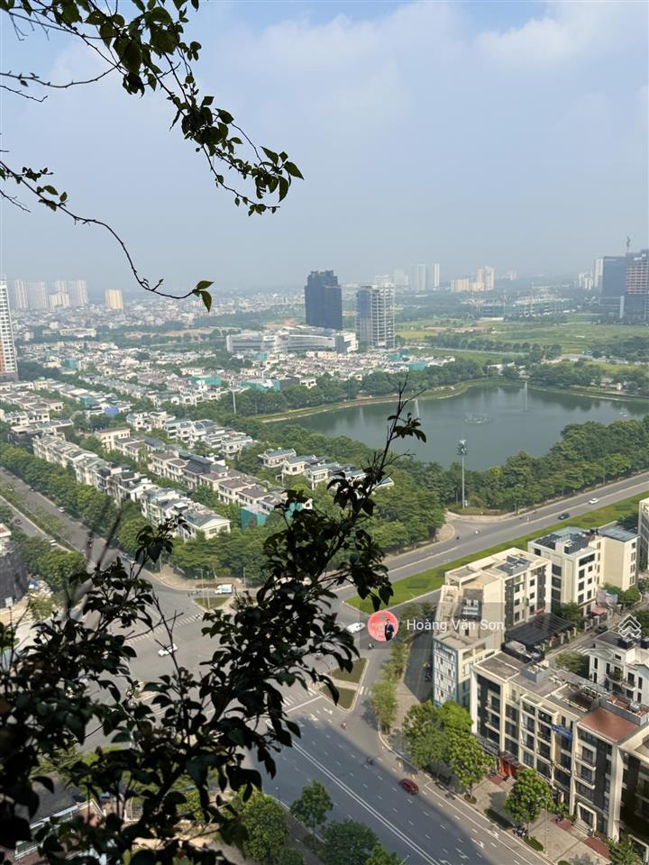 Hơn 7 tỷ  gia đình em bán 6th element 59,8m2 tầng cao hướng bắc view hồ, giá tốt trước 01/10
