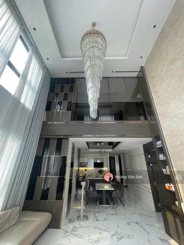 Hiếm! cho thuê penthouse duplex starlake tây hồ tây 231,4m2 đẹp căn góc 2 mặt thoáng, hướng nam mát