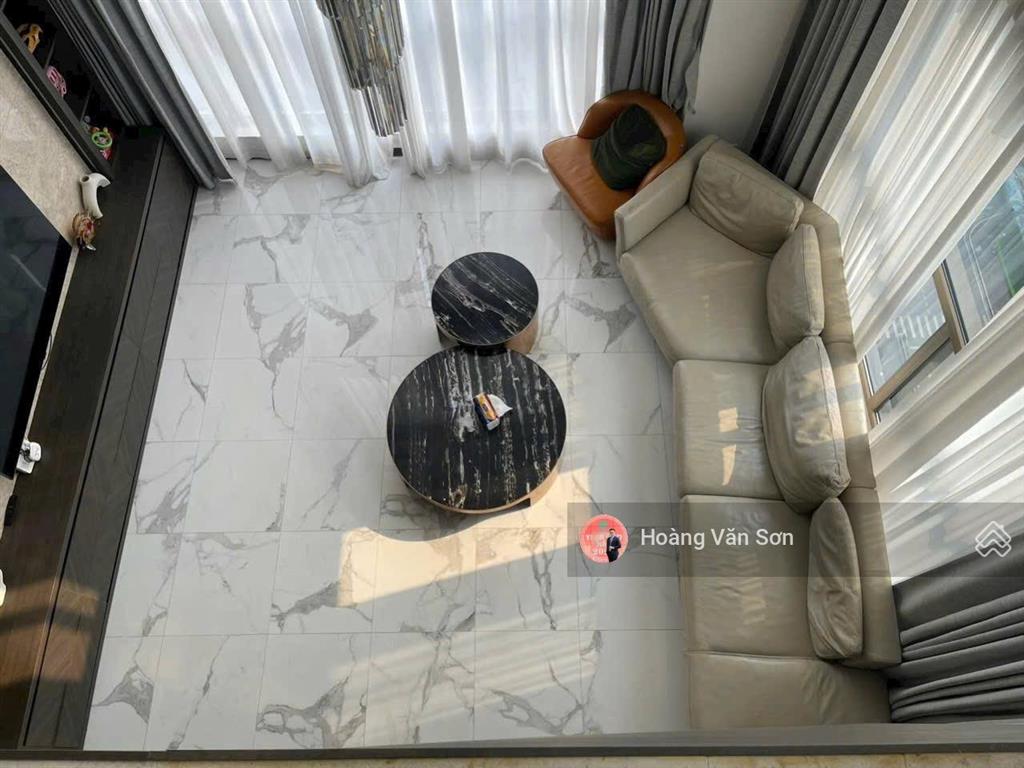 Hiếm! cho thuê penthouse duplex starlake tây hồ tây 231,4m2 đẹp căn góc 2 mặt thoáng, hướng nam mát