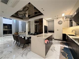 Hiếm! cho thuê penthouse duplex starlake tây hồ tây 231,4m2 đẹp căn góc 2 mặt thoáng, hướng nam mát