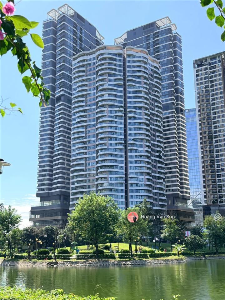 Chủ nhà cần bán nhanh 136m n01t8 ngoại giao đoàn, view hồ tây, hướng đông nam mát, 2 slot xe hầm