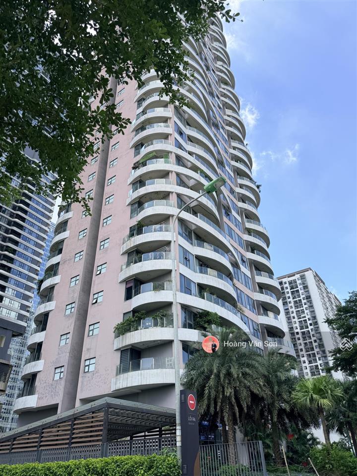 Chủ nhà cần bán nhanh 136m n01t8 ngoại giao đoàn, view hồ tây, hướng đông nam mát, 2 slot xe hầm