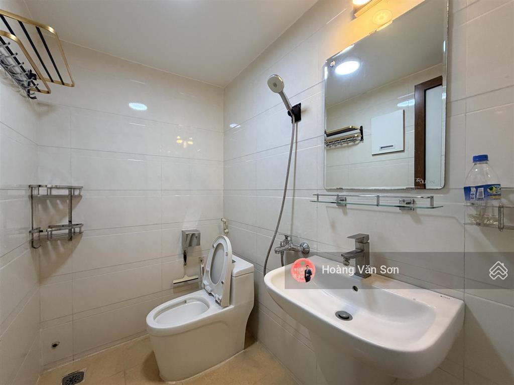 Căn góc 3pn2wc ngoại giao đoàn, view pháo hoa hồ tây, ban công đông nam, như hình, sẵn sổ, xem ngay