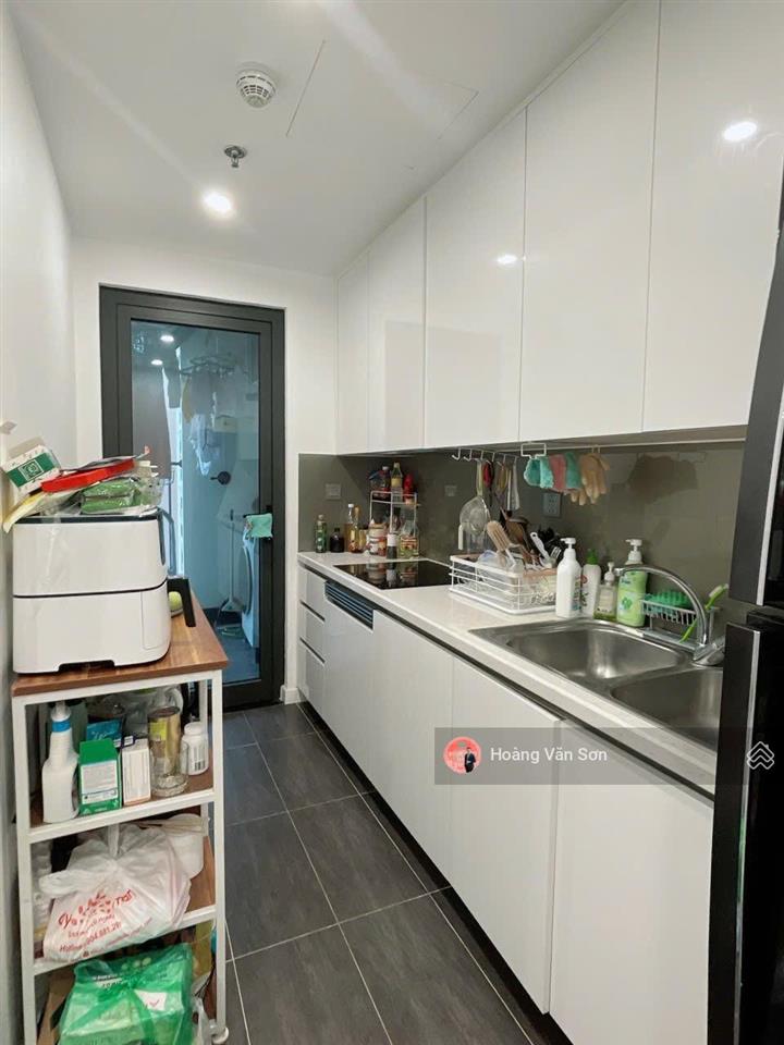 (8.3 tỷ) cần bán nhanh căn 2pn 2wc 83m2 giá tốt 6th element, ban công đông view nội khu
