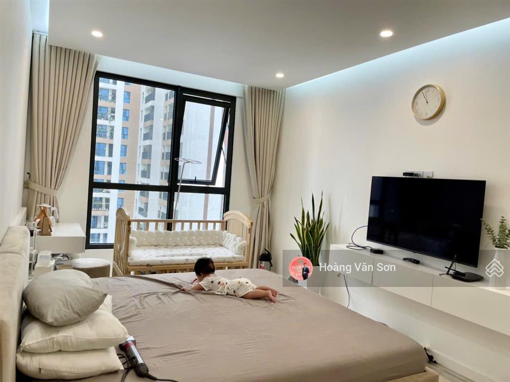 (8.3 tỷ) cần bán nhanh căn 2pn 2wc 83m2 giá tốt 6th element, ban công đông view nội khu