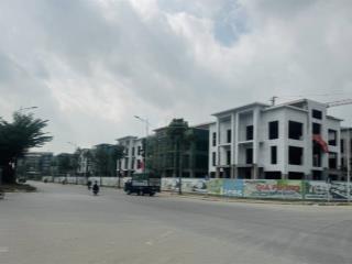 Bán biệt thự lô góc 300m2, đường 20m2 trục chính kinh doanh