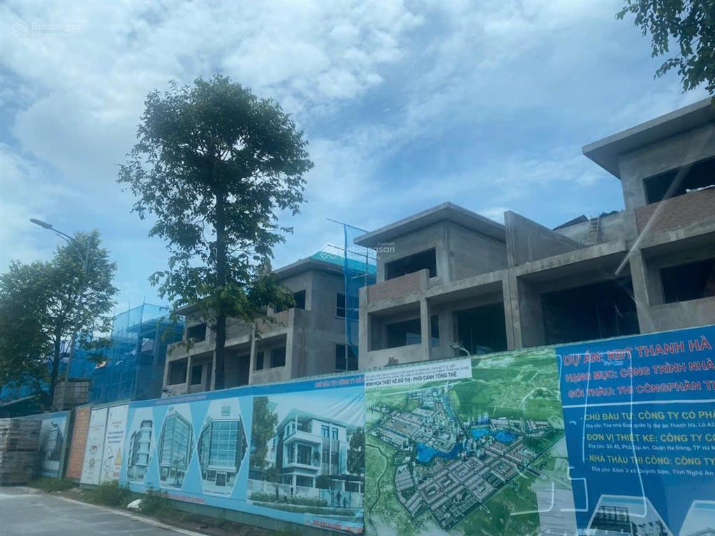 Bán biệt thự 372m2, đường 25m, sát 24 tòa chung cư, vị trí kinh doanh