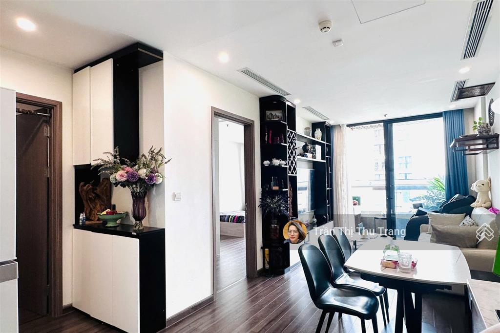 Bán gấp căn 2n 2vs 64m2 giá hời vinhomes symphony 5,8 tỷ bao phí.  0966 275 ***