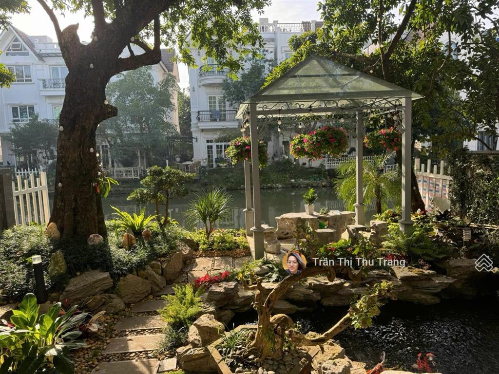 Bán biệt thự vinhomes riverside 225m2, vị trí trung tâm, view sông nội khu đẹp.  0966 275 ***