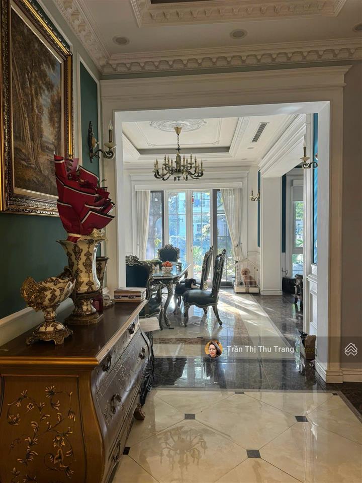 Bán biệt thự vinhomes riverside 225m2, vị trí trung tâm, view sông nội khu đẹp.  0966 275 ***