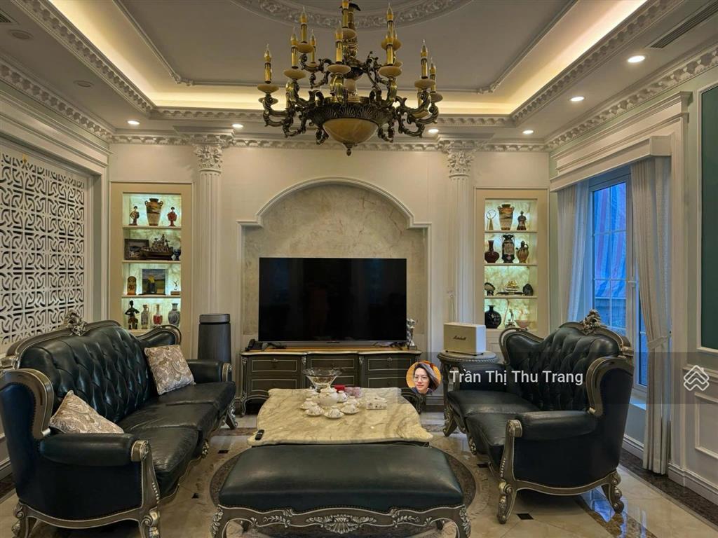 Bán biệt thự vinhomes riverside 225m2, vị trí trung tâm, view sông nội khu đẹp.  0966 275 ***