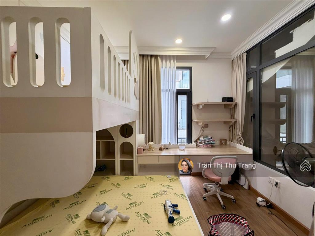 Bán liền kề sát hồ vinhomes the harmony 96m, đông nam, thang máy full nội thất, giá tốt0966 275 ***