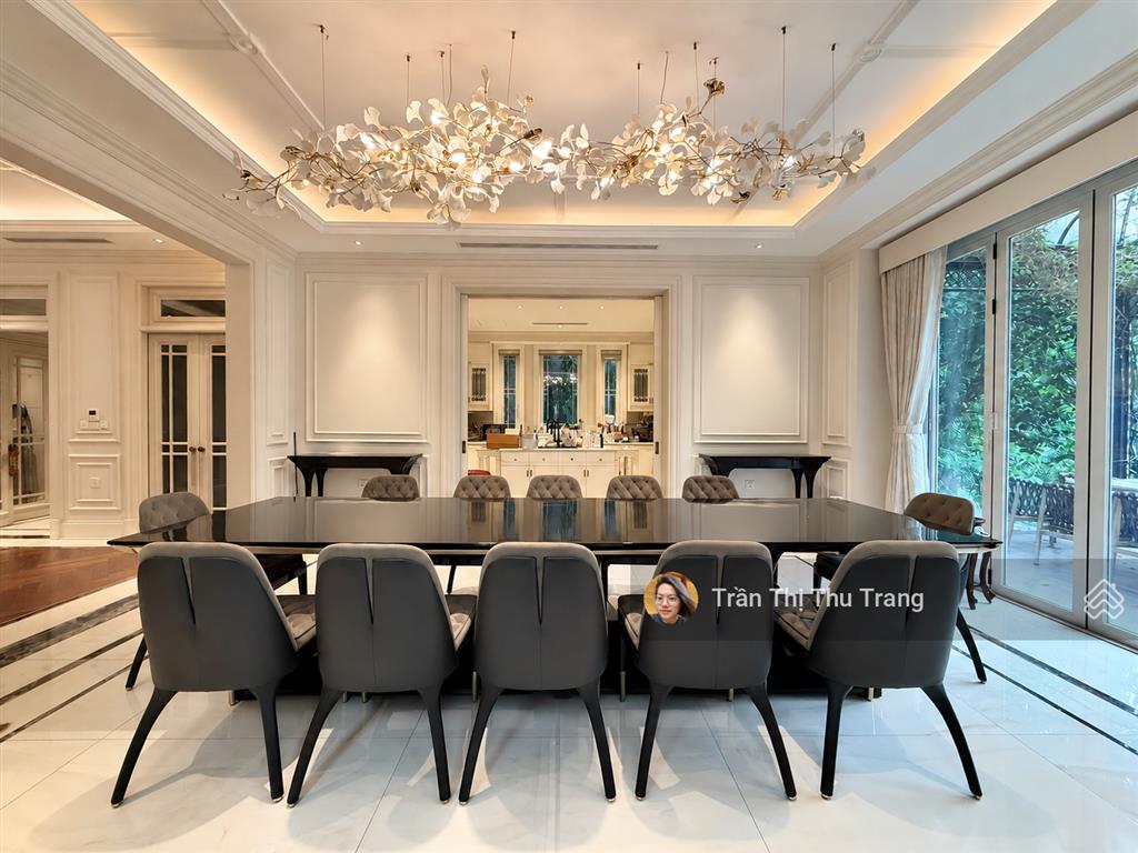 Cho thuê biệt thự bằng lăng 500m đầy đủ nội thất sang trọng full công năng tại gia.  0966 275 ***