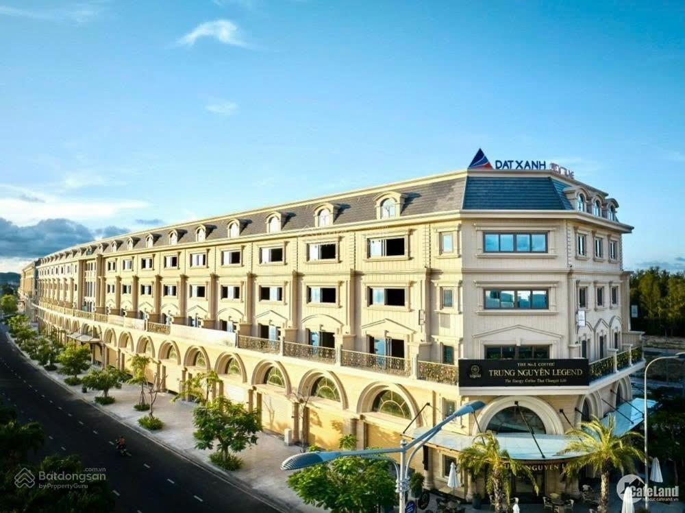 Bán khách sạn 3 sao đường hùng vương trung tâm thành phố tuy hoà. cách biển chỉ 600m. giá 140 tỷ