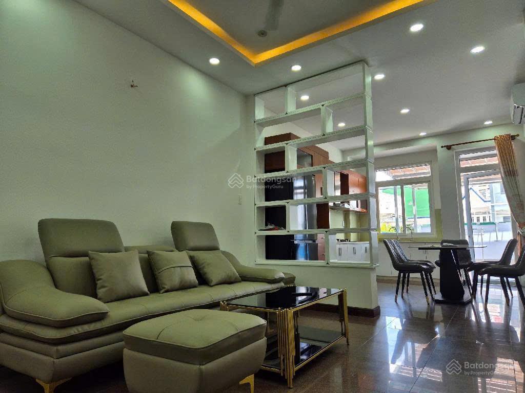 Bán nhà mặt tiền đường số quận 7. ngang 4m dài 20m. 1 trệt 4 lầu sân thượng. 12,8 tỷ