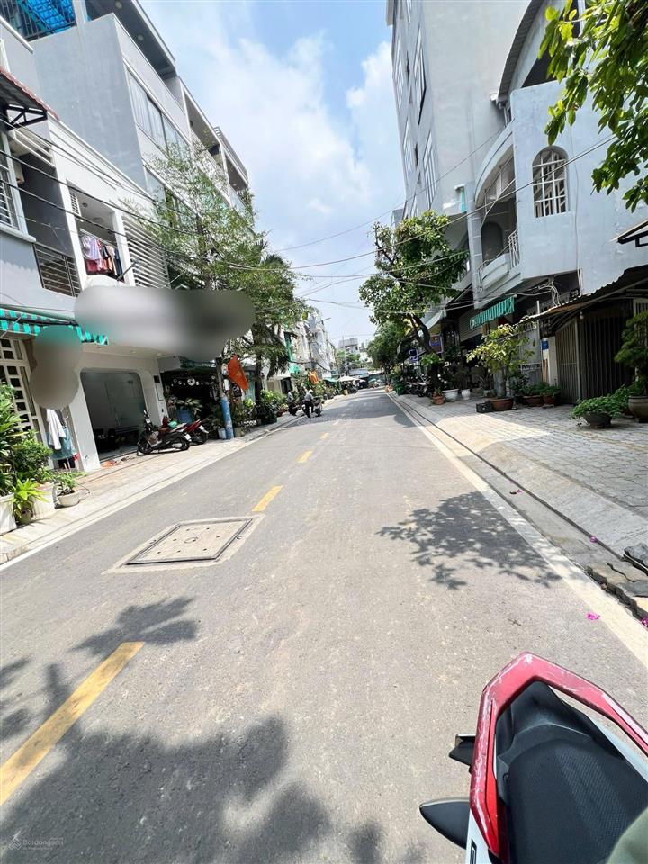Bán nhà mặt tiền đường số quận 7. ngang 4m dài 20m. 1 trệt 4 lầu sân thượng. 12,8 tỷ