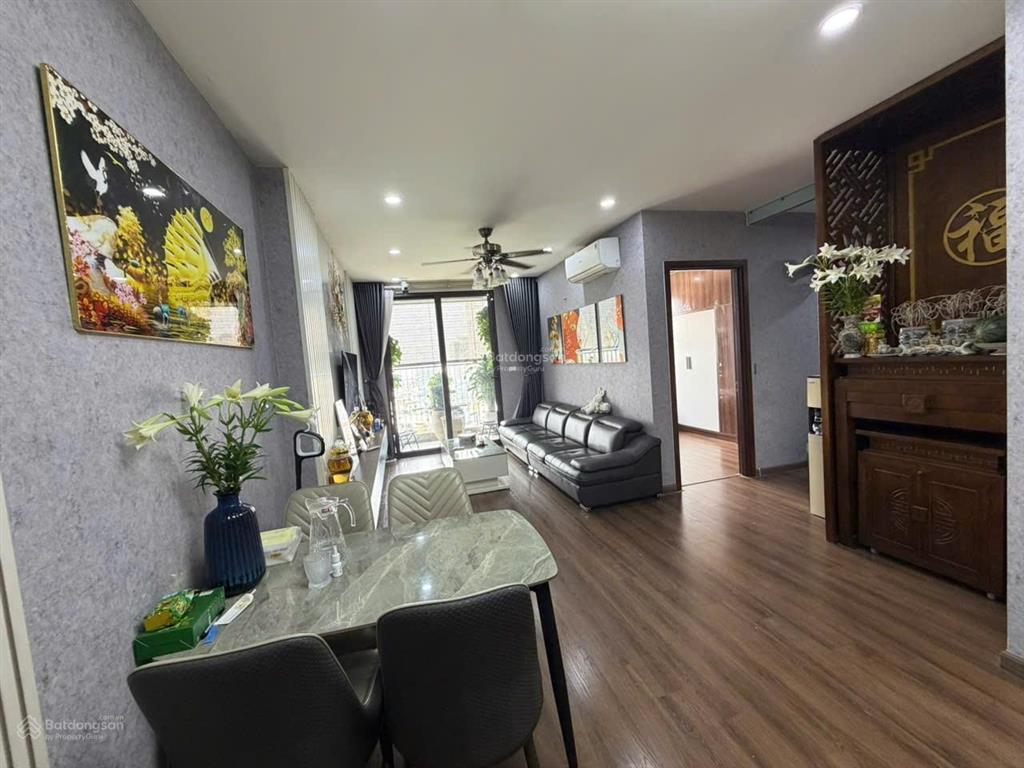 Cần bán căn hộ 2 phòng ngủ 2 wc rộng 83m2, full đủ đồ cực đẹp