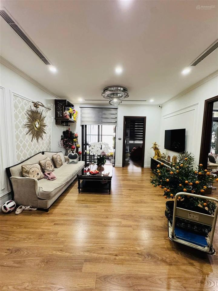 Cần bán căn hộ 3pn2wc, dtich 90m2 (view công viên mới) full đồ đẹp giá 7t, có ra lộc nhẹ!