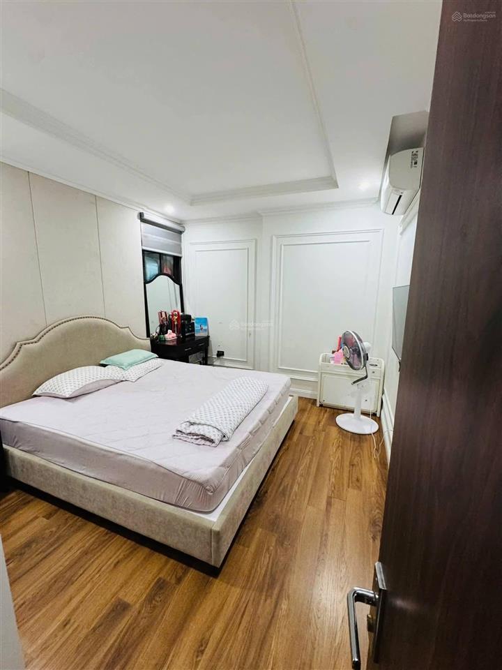 Cần bán căn hộ 3pn2wc, dtich 90m2 (view công viên mới) full đồ đẹp giá 7t, có ra lộc nhẹ!