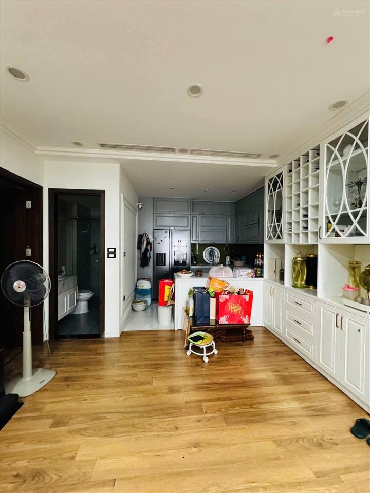 Cần bán căn hộ 3pn2wc, dtich 90m2 (view công viên mới) full đồ đẹp giá 7t, có ra lộc nhẹ!